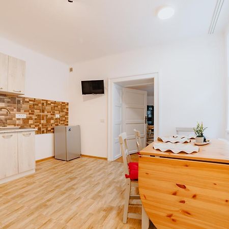 Anastasia Apartments With Parking Brasov Exterior photo