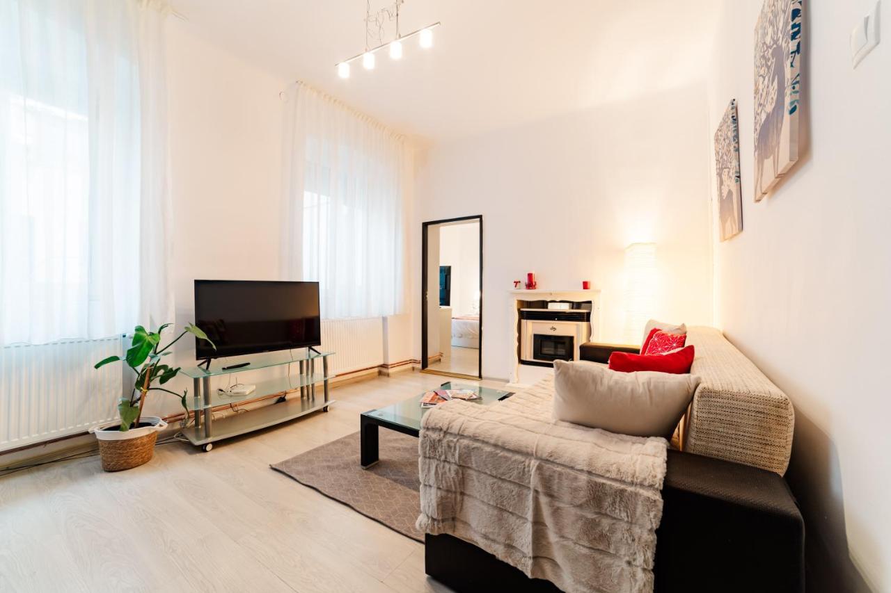 Anastasia Apartments With Parking Brasov Exterior photo
