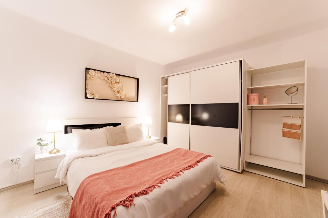 Anastasia Apartments With Parking Brasov Exterior photo