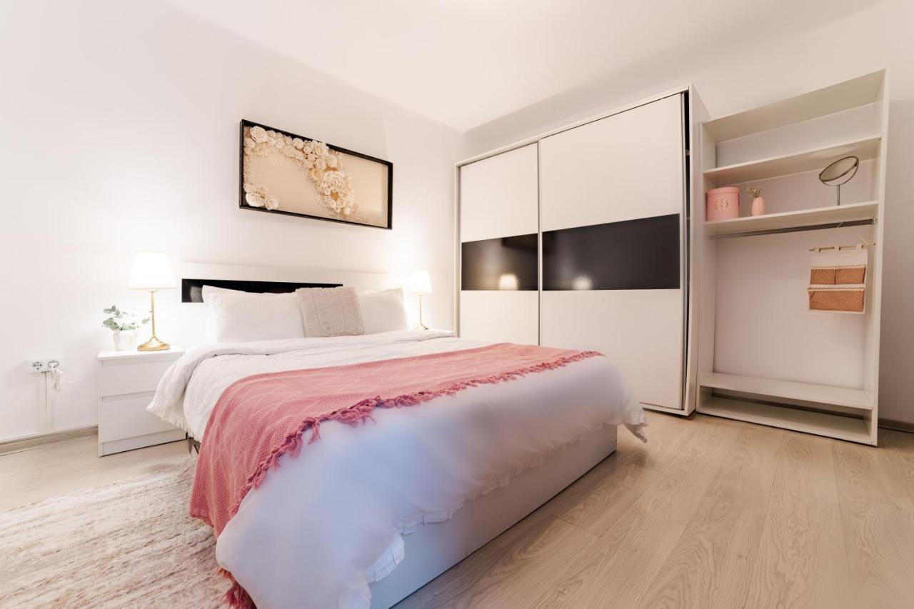 Anastasia Apartments With Parking Brasov Exterior photo