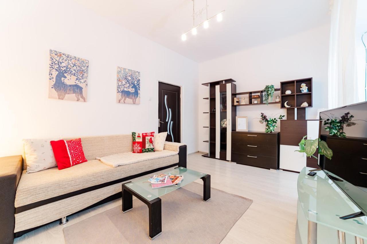 Anastasia Apartments With Parking Brasov Exterior photo
