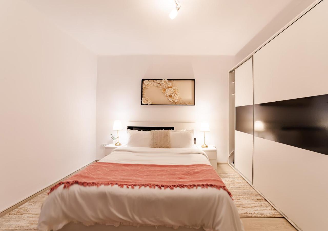 Anastasia Apartments With Parking Brasov Exterior photo