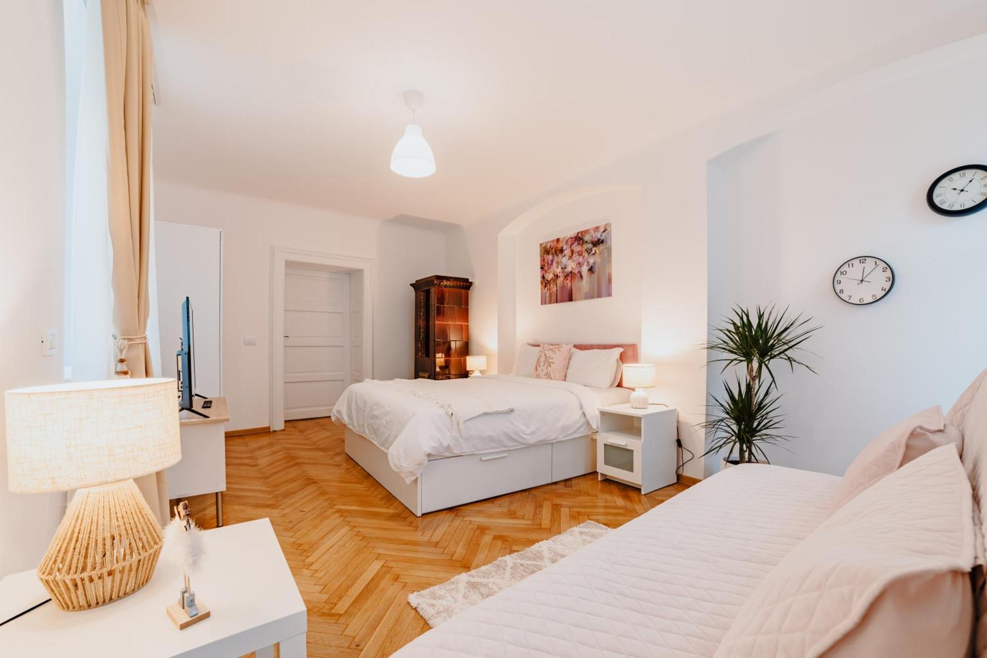 Anastasia Apartments With Parking Brasov Exterior photo
